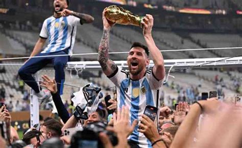 Messi descarta aposentadoria da Argentina após conquista da Copa do