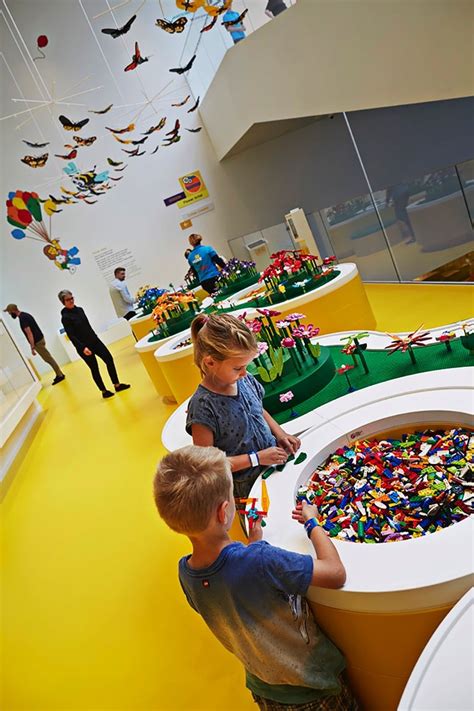 LEGO House Denmark Yellow Zone - Flower Artist - Growing Your Baby