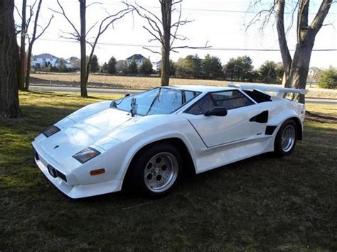 1985 Lamborghini Countach - Information and photos - MOMENTcar