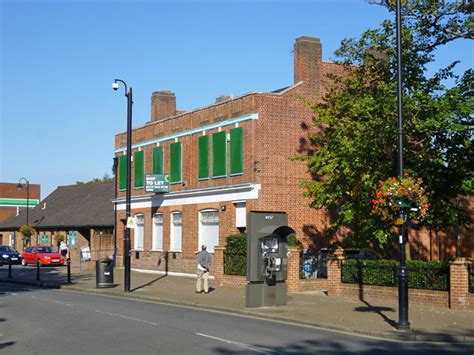 Shepperton Railway Station Spelthorne Area Information Map Walks