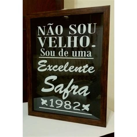 QUADRO PORTA ROLHAS EXCELENTE SAFRA MEDIDA 30X40 MOLDURA PRETA