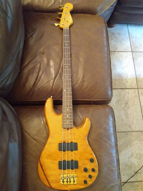 Sold Fender American Deluxe Zone Bass