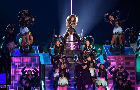 Jennifer Lopez Live At The Super Bowl Liv Halftime Show 2020 Jennifer