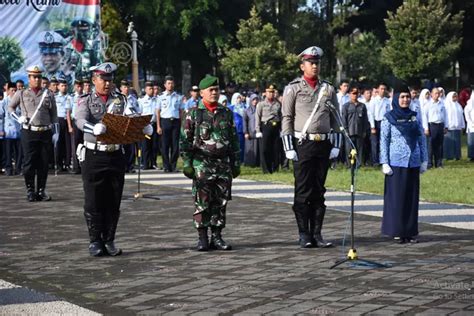 Kenaikan Gaji PNS TNI Polri Dan Pensiunan Telah Diteken Jokowi