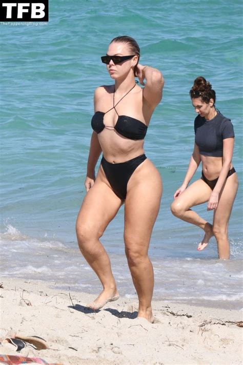 Bianca Elouise Flaunts Her Sensational Beach Body In A Bikini