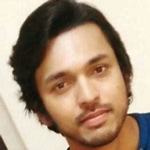 Lalit Prabhakar - Age, Family, Bio | Famous Birthdays