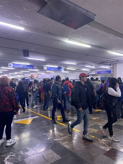 M S Fallas En El Metro Usuarios Reportan Hasta Minutos De Retrasos