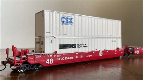 Maxi III Well Cars Athearn RTR And 48 Containers Walthers Review