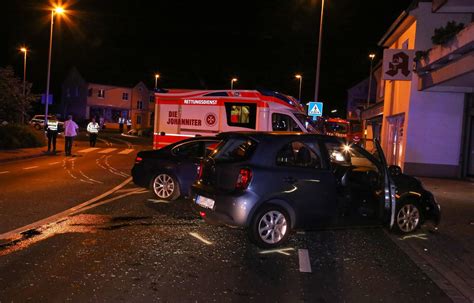 Unfall in Siegburg Stallberg 20 Jähriger schleudert in den Gegenverkehr