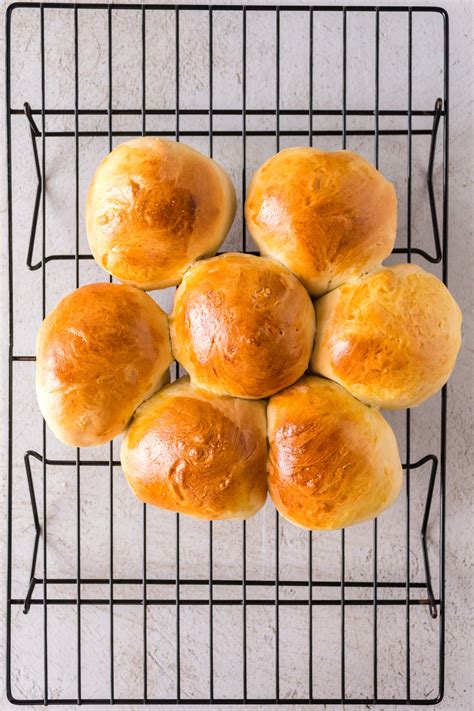 Air Fryer Dinner Rolls from Scratch - Air Fryer Fanatics