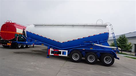 55CBM Pneumatic Dry Bulk Trailer To Transport Flour Bulk Cement Tanker