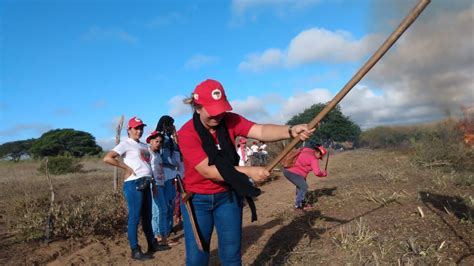 Mulheres Sem Terra Ocupam Fazenda Em Jeremoabo Ba Mst Diz Que