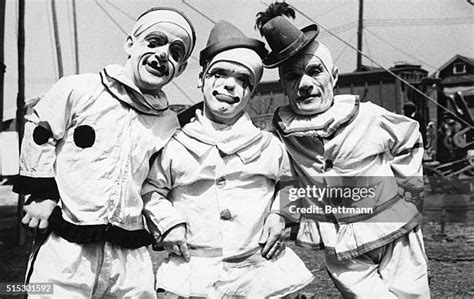 Midget Clowns Photos And Premium High Res Pictures Getty Images