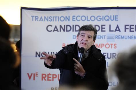 Photo Le Candidat La Primaire De La Gauche Arnaud Montebourg Lors