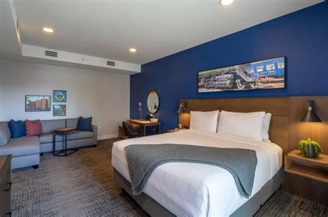 Hotel Rooms Near Rialto CA | Ayres Hotel Rialto Fontana