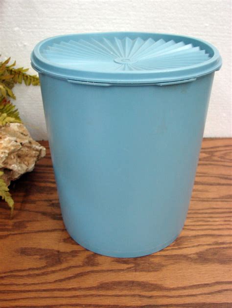 Vintage Tupperware Country Blue Servalier Canister Container