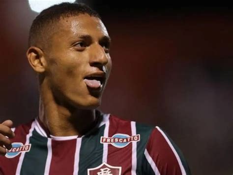 Richarlison Concorre Ao Gol Mais Bonito De 2022 Flunomeno