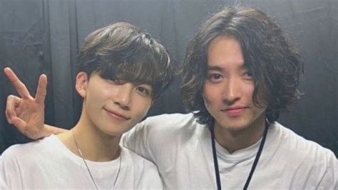 Seventeens Jeonghan Poses With Alice In Borderland Star Kento Yamazaki