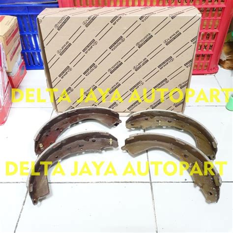 kampas rem belakang brake shoe toyota hiace commuter
