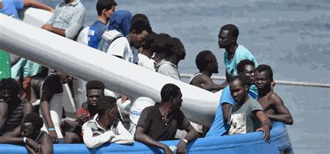 Naufragio Al Largo Del Mar Egeo Morti Migranti Tra Cui Bambini