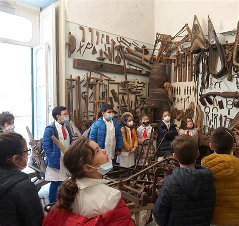 LA PRIMA VISITA DIDATTICA AL MUSEO ETNOGRAFICO CERIGNOLANO 1979 DOPO