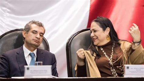 Chocan Pan Y Morena Por Consulta Sobre El Tren Maya