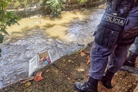 Corpo Encontrado Degolado Dentro De Geladeira Abandonada Em Manaus