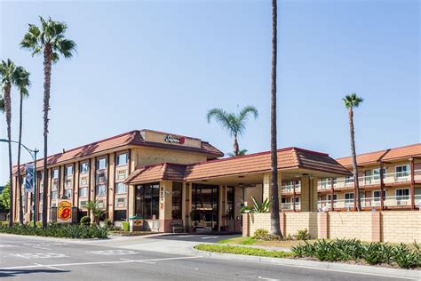 Super 8 by Wyndham Anaheim/Disneyland Drive | Anaheim, CA Hotels