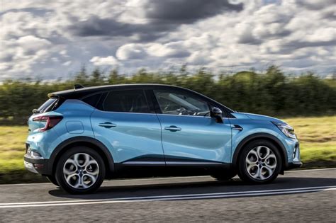 Renault Captur Hybrid (2021) Review - Changing Lanes