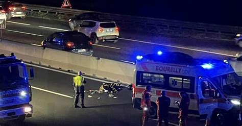 Che Tragedia Sull A Attraversa Lautostrada A Piedi E Viene Travolto