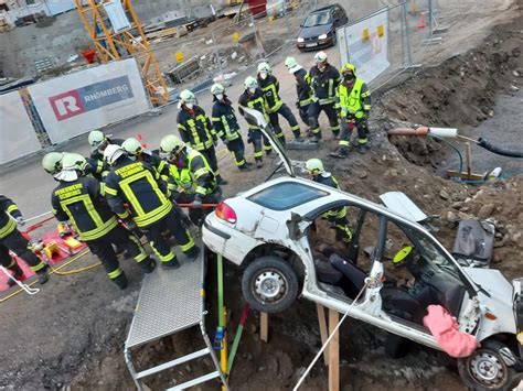 Probe Personenbefreiung Aus Pkw Ortsfeuerwehr Schruns