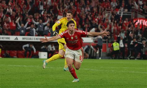 Anatoly Trubin über den unglaublichen Sieg gegen Sporting Benfica