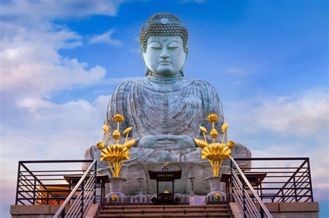 Hyogo Daibutsu Gran Buda En El Templo De Nofukuji En Kobe Imagen De