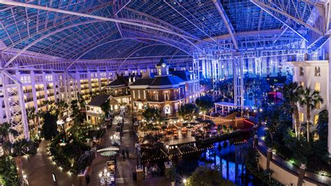 My Stay at the Gaylord Opryland Hotel | WCVQ-FM : Q108