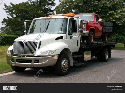 Flatbed Truck Tow Image & Photo (Free Trial) | Bigstock