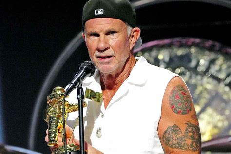 Red Hot Chili Peppers Chad Smith Honors Taylor Hawkins At 2022 Vmas