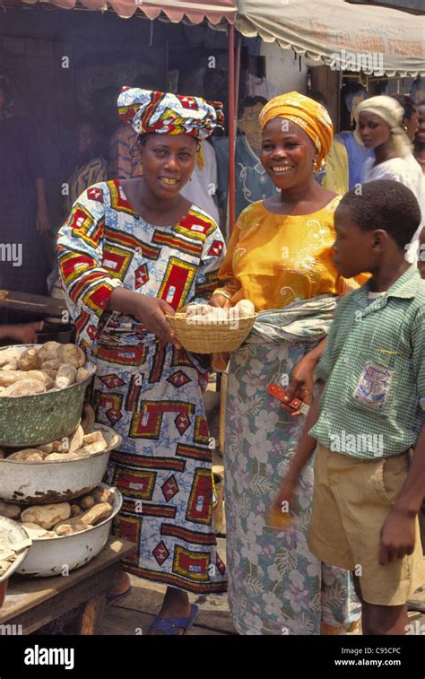 Nigeria Women Market Hi Res Stock Photography And Images Alamy