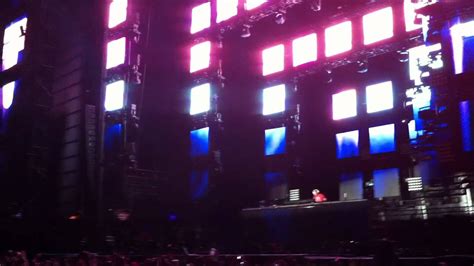 Tiesto Dropping Avicii Levels EDC Vegas 2011 Day 1 YouTube