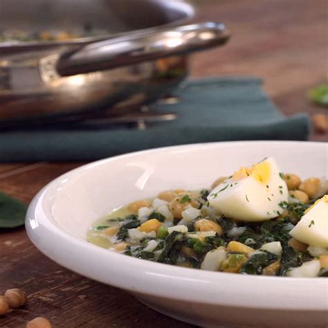 Garbanzos De Bote Con Bacalao Y Espinacas Como De La Abuela Tastelist Es