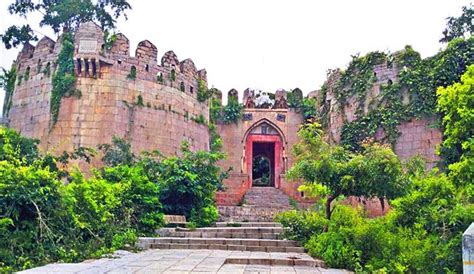 Explore the Secrets of Medak Fort: A Historical Adventure
