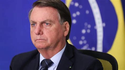 Defesa De Bolsonaro Entrega Joias Em Brasília E Aguarda Autorização