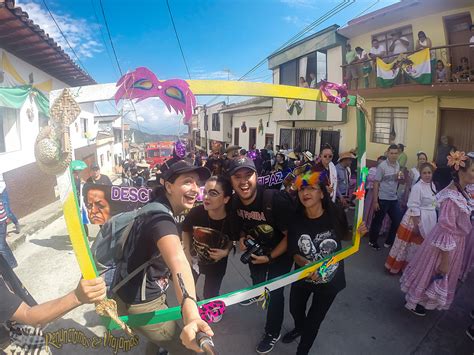 Entrada De Las Colonias El Momento De Las Familias En El Carnaval De