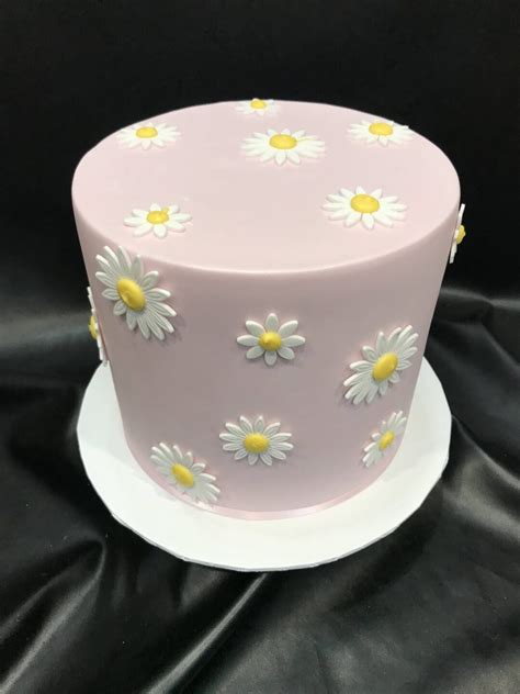 Pink Icing With Daisies Heidelberg Cakes