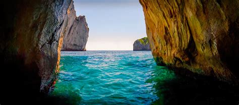 Grotta Azzurra: An Interplay of Light – Casamalfi