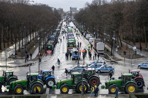 Farmers Drive Thousands Of Tractors Into Berlin In Fuel Subsidy Cuts