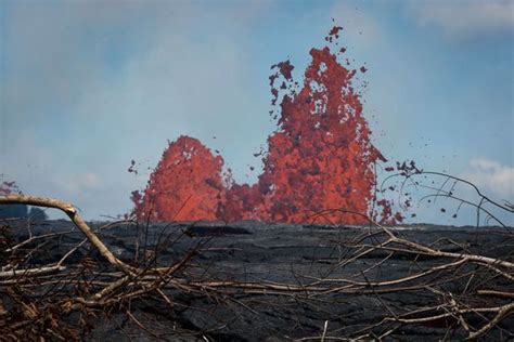 Hawaii volcano eruption: What is causing blue flames? | World | News ...