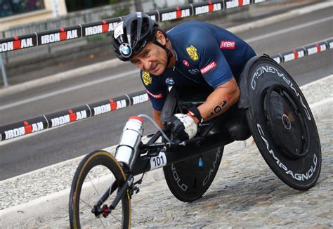 Alex Zanardi Dimesso Dall Ospedale Dopo L Incidente Trasferito A Lecco