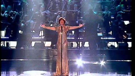 Shirley Bassey At The 2005 Royal Variety Performance Youtube