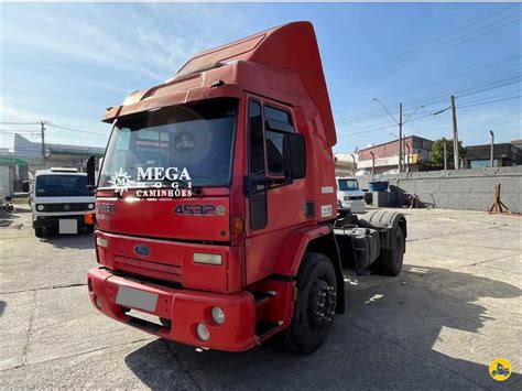 Caminhao Ford CARGO 4532 usado à venda