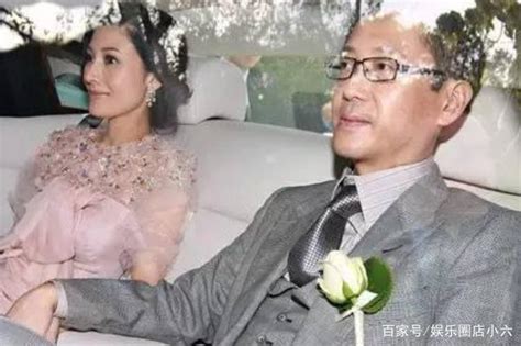 許晉亨娶李嘉欣時，前妻當眾展示她穿過的婚紗，李嘉欣笑了！ 每日頭條